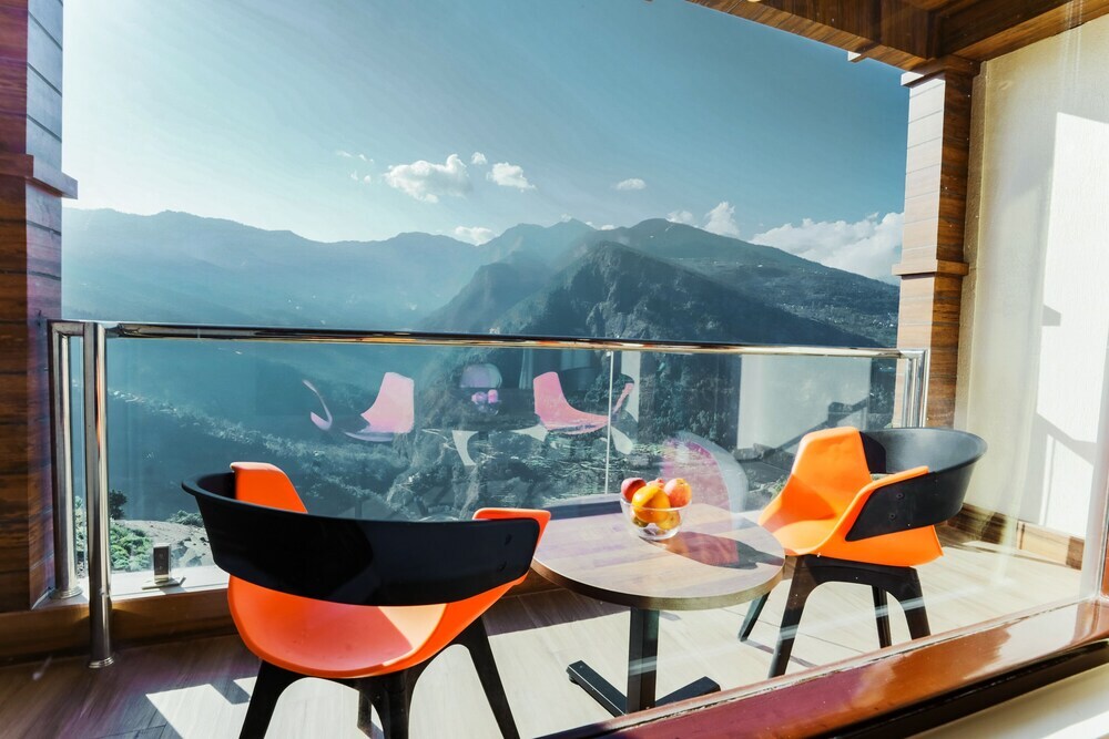 Чамоли: Regenta Resort Madhuganga Ukhimath