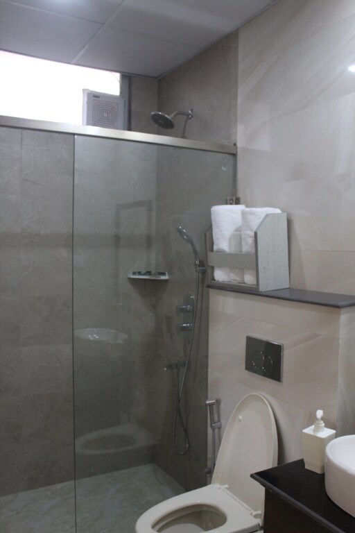 Кангра: Manuni Inn - Riverside Hotel