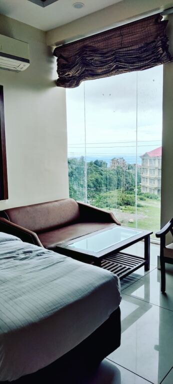Кангра: Manuni Inn - Riverside Hotel