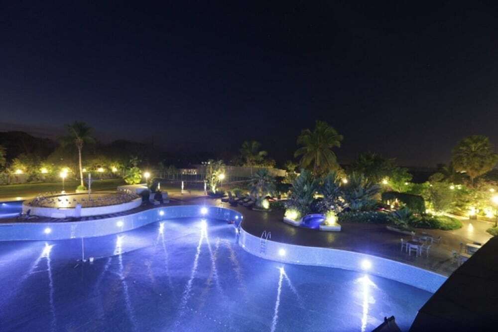 Мумбаи: Eskay Resorts by muza