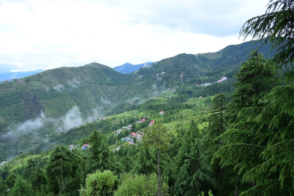 Чамба: Aanantham Country Resort