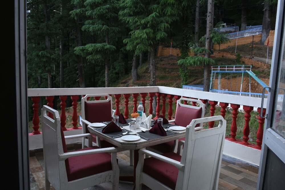 Чамба: Aanantham Country Resort