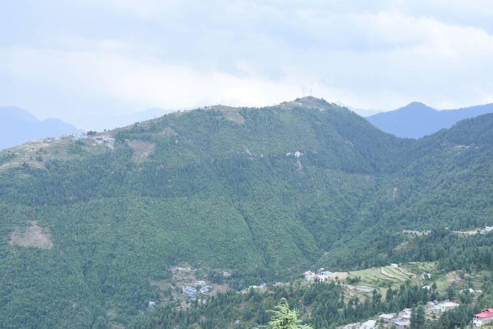 Чамба: Aanantham Country Resort