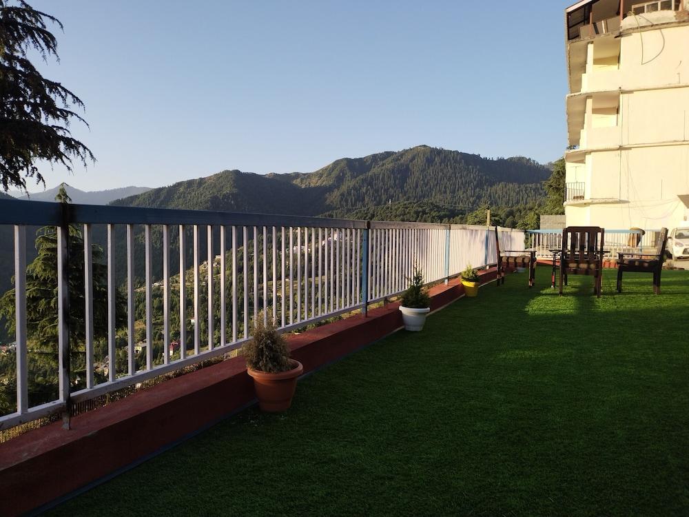Чамба: Aanantham Country Resort