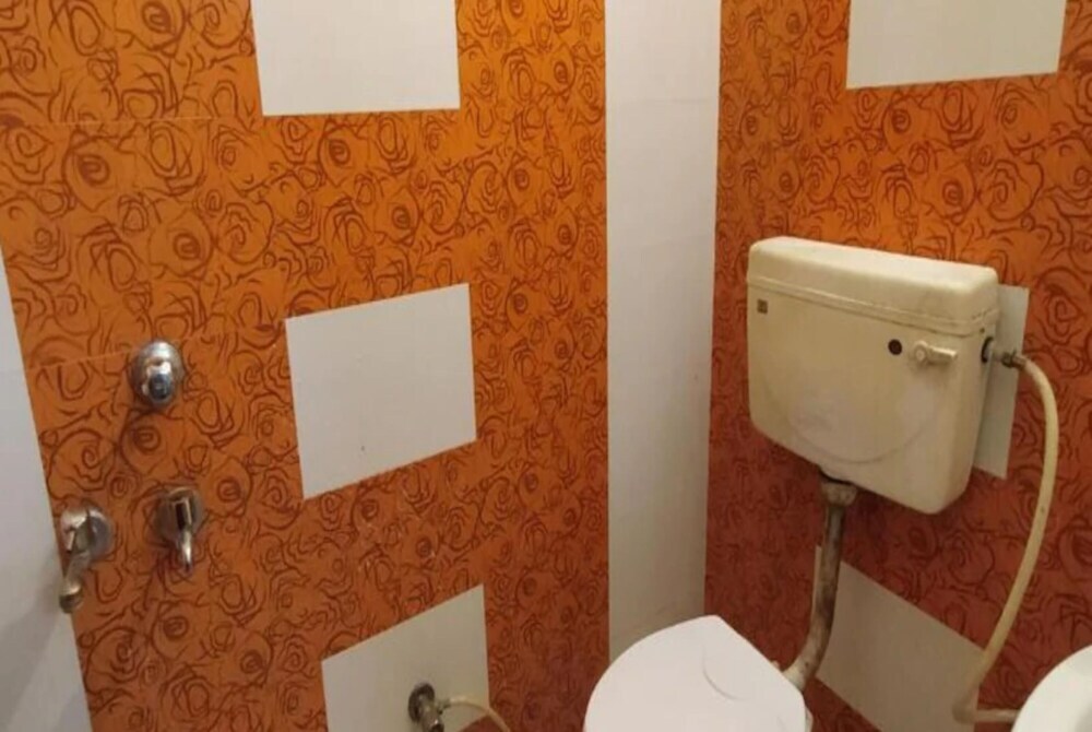 Дехрадун: Goroomgo Supreme Guest House Dehradun