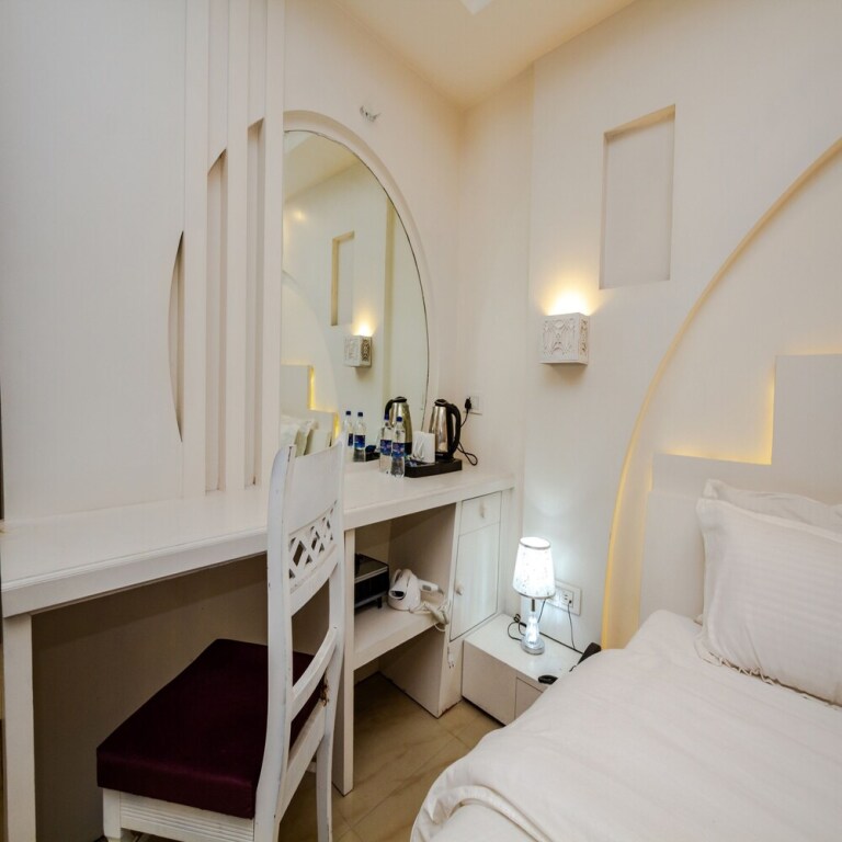 Манали: Lillywoods White House