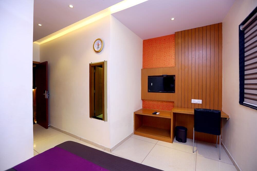 Тхане: Hotel Hindustan Residency