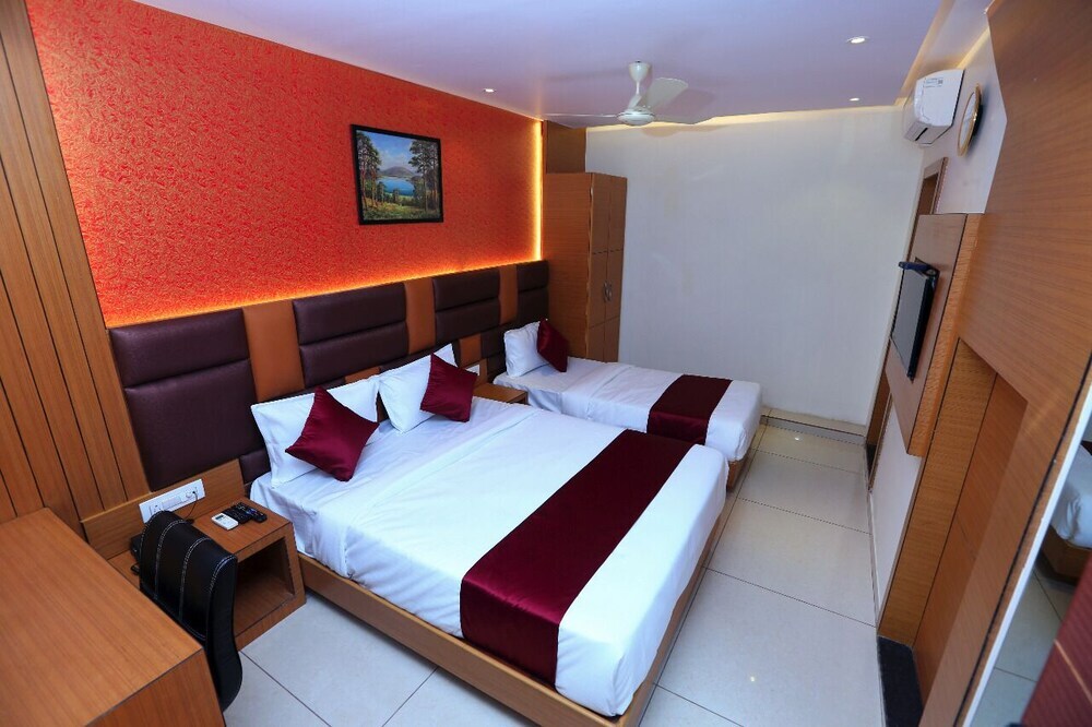 Тхане: Hotel Hindustan Residency