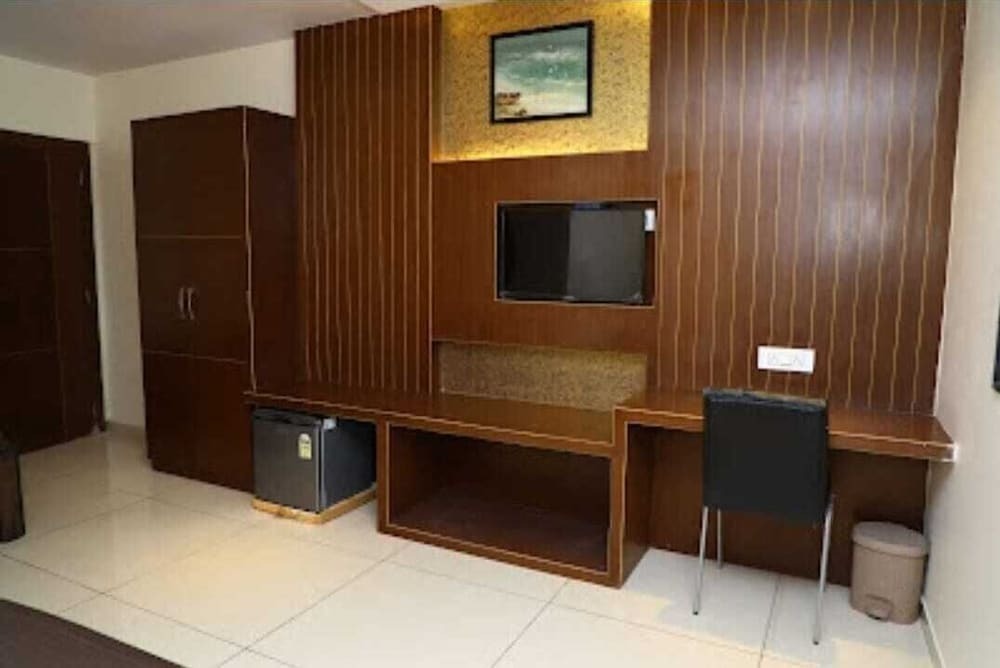 Тхане: Hotel Hindustan Residency