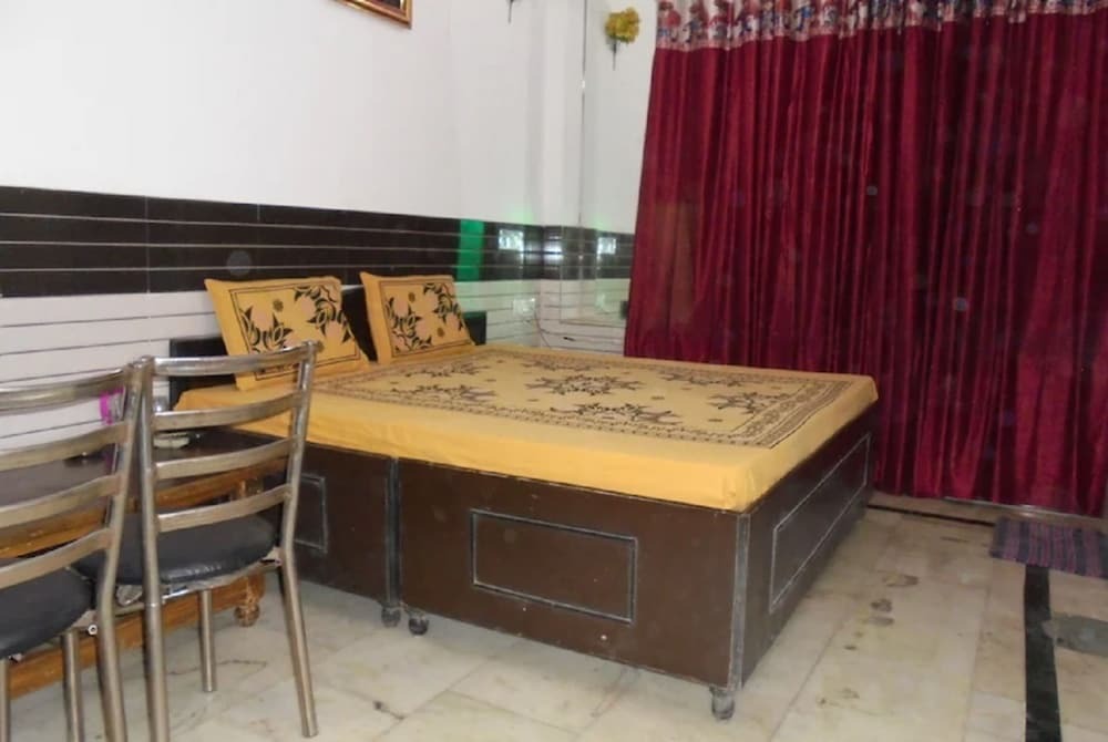 Мератх: Goroomgo Bansal Guest House Meerut