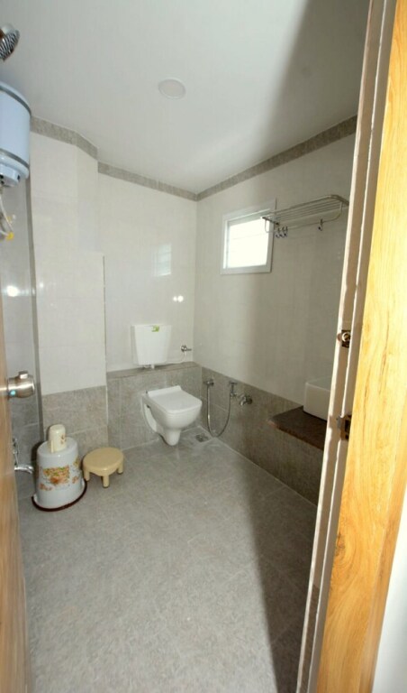 Ананд: Hotel Green Leaf