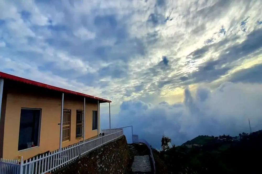 Дехрадун: Clouds And You Blusalz Rural