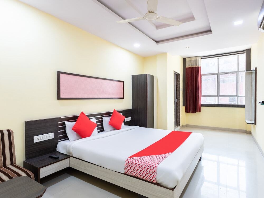 Ратлам: OYO 40153 Hotel Rajendra Palace