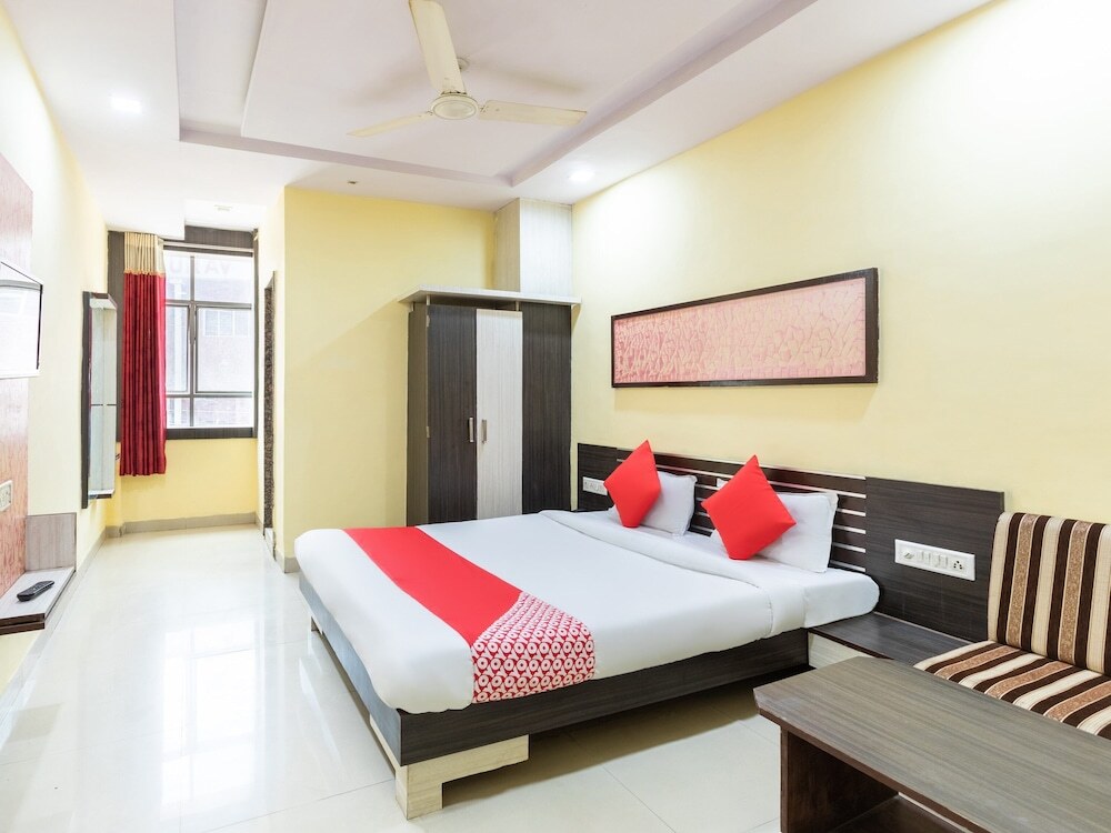 Ратлам: OYO 40153 Hotel Rajendra Palace