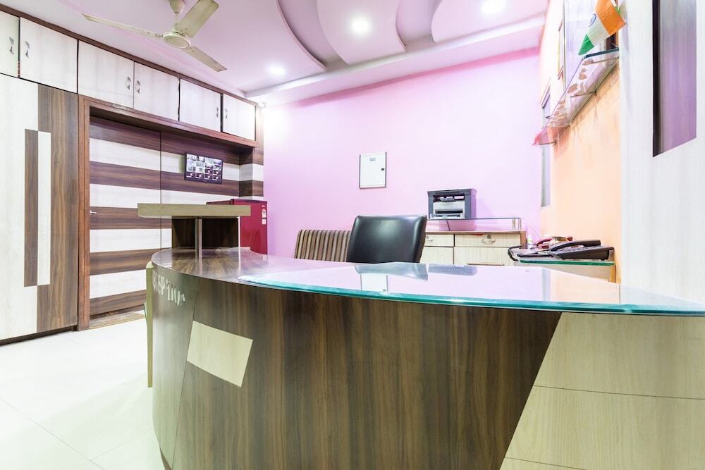 Ратлам: OYO 40153 Hotel Rajendra Palace
