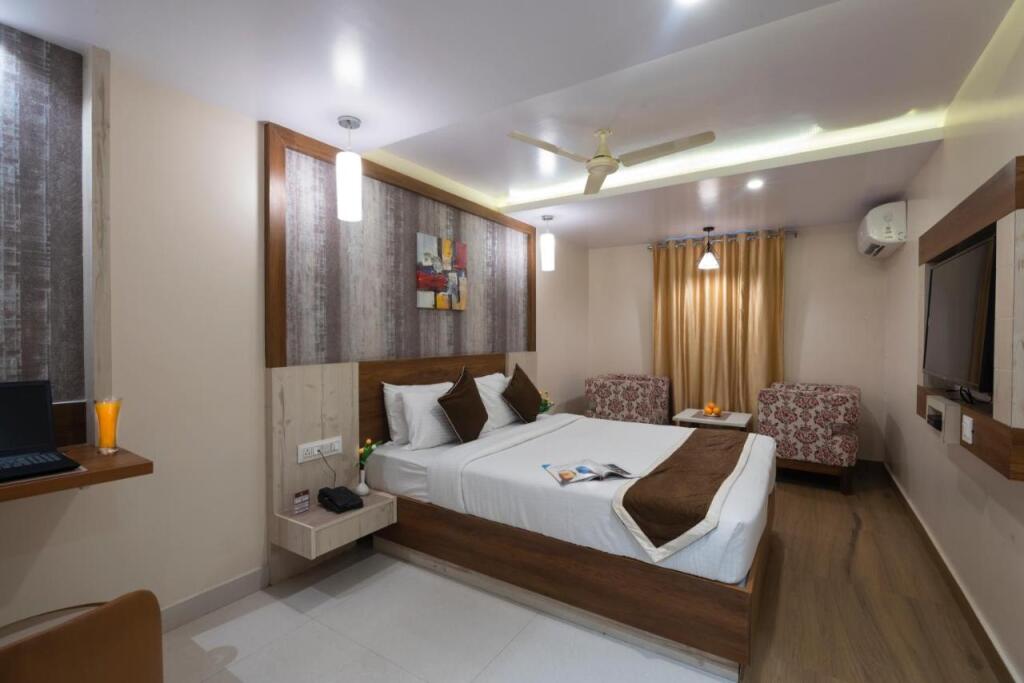 Бангалор: Hotel Monarch International