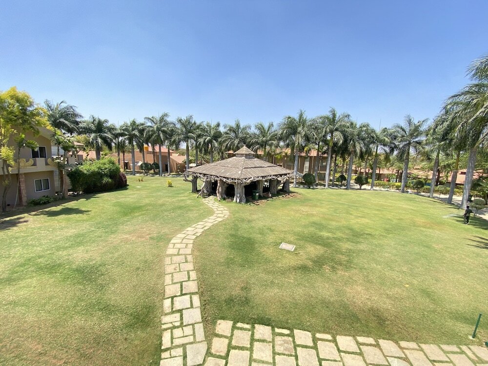Thavarekere: Regenta Resort Golden Amoon