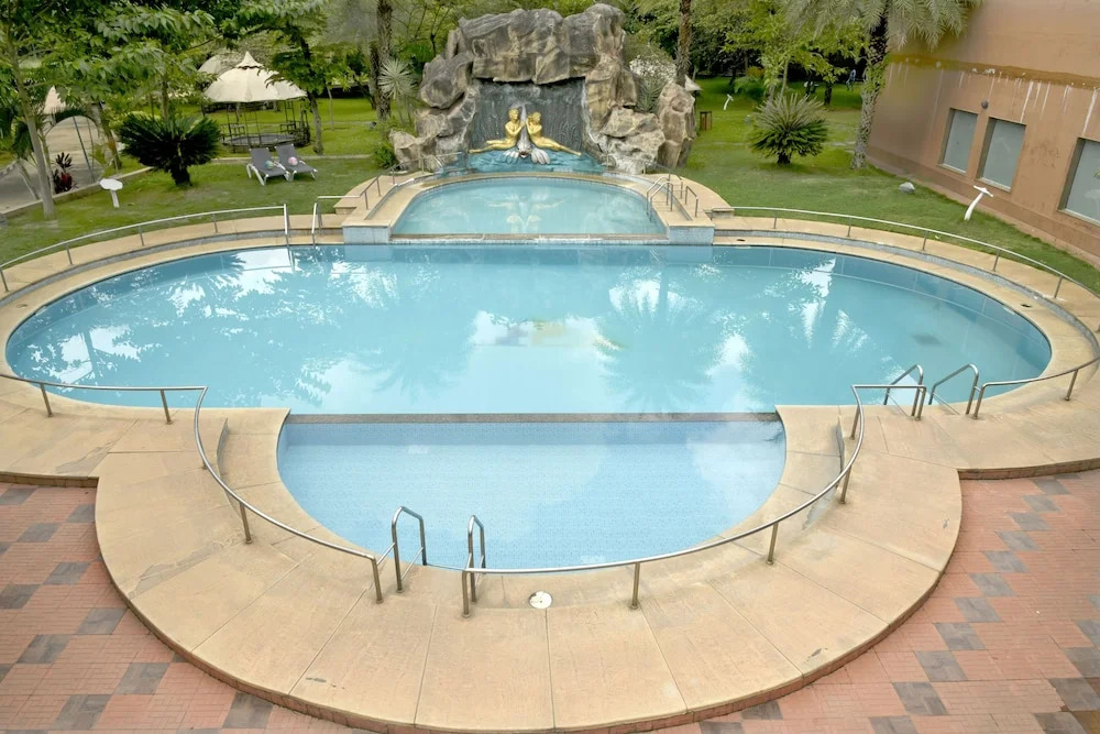 Thavarekere: Regenta Resort Golden Amoon