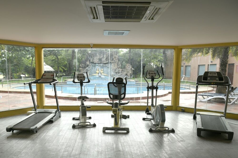 Thavarekere: Regenta Resort Golden Amoon