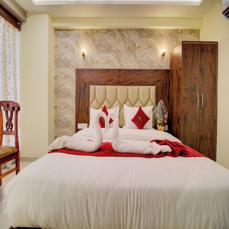 Тхане: Hotel Samaira Residency