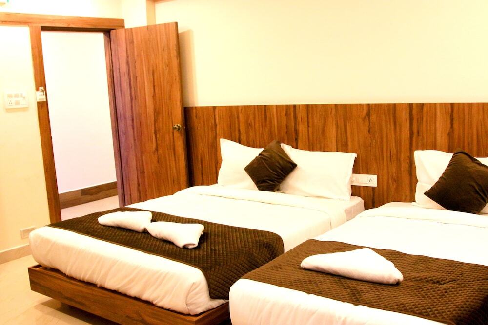 Хосур: Sakura Inn