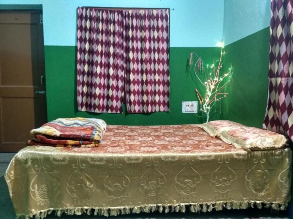 Бодх-Гая: Goroomgo Ansari House Bodhgaya