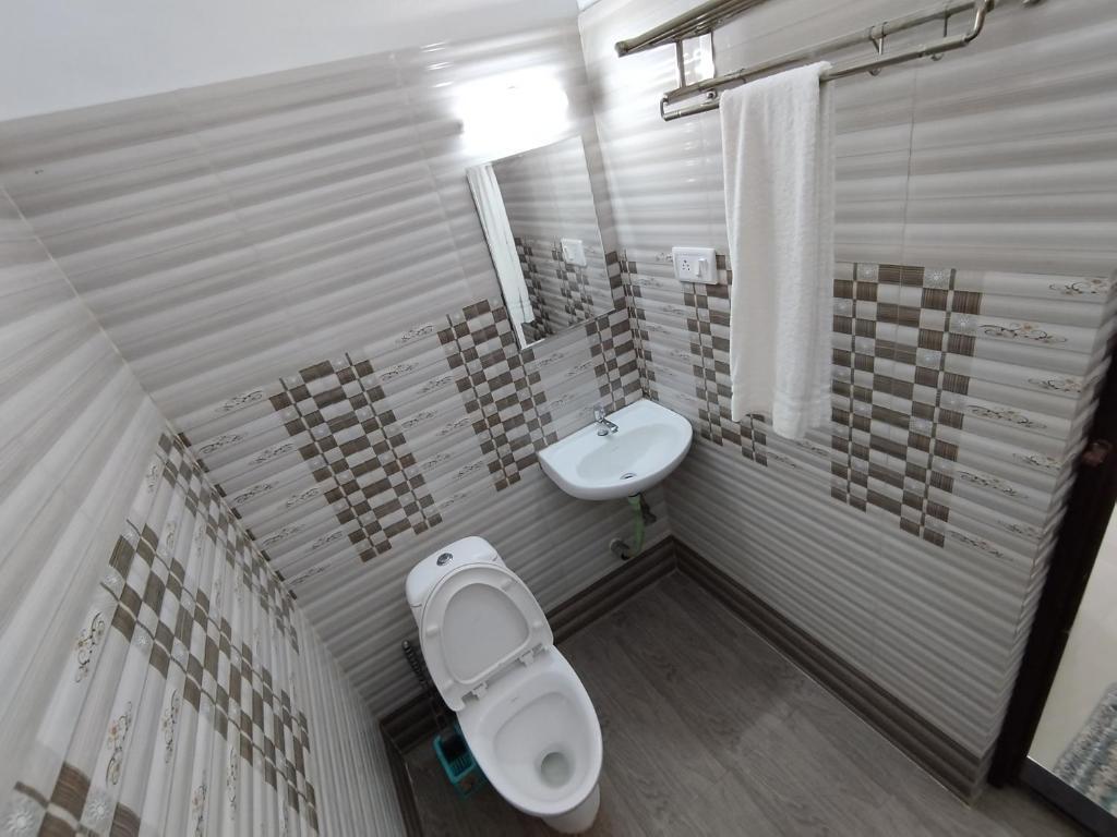 Валпарай: Firefly Resort