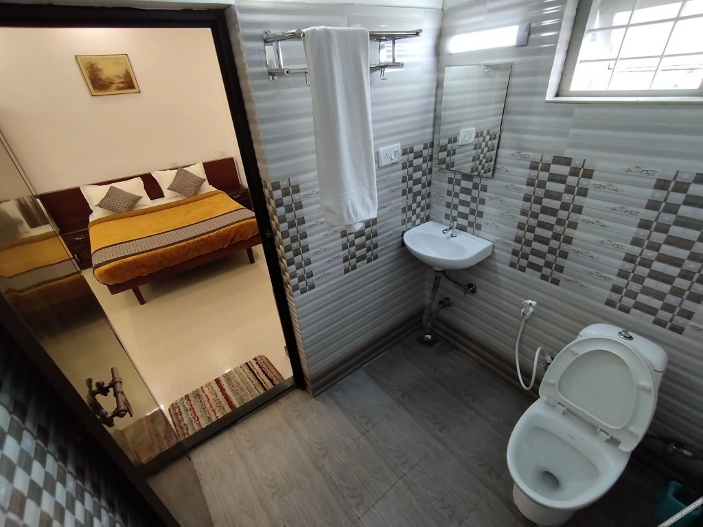 Валпарай: Firefly Resort