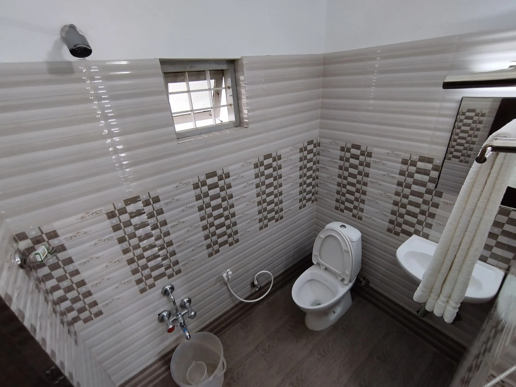 Валпарай: Firefly Resort
