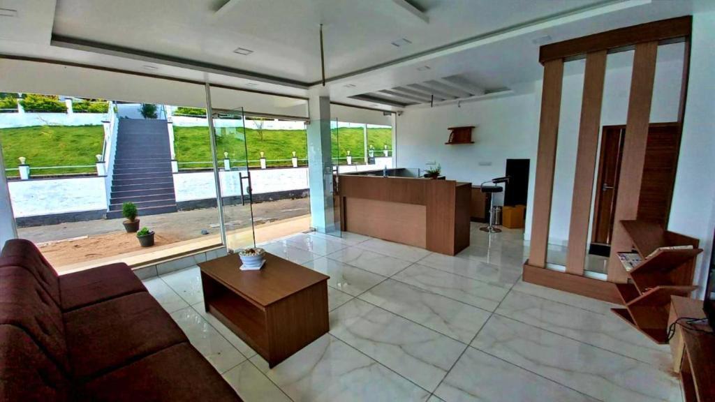 Валпарай: Firefly Resort