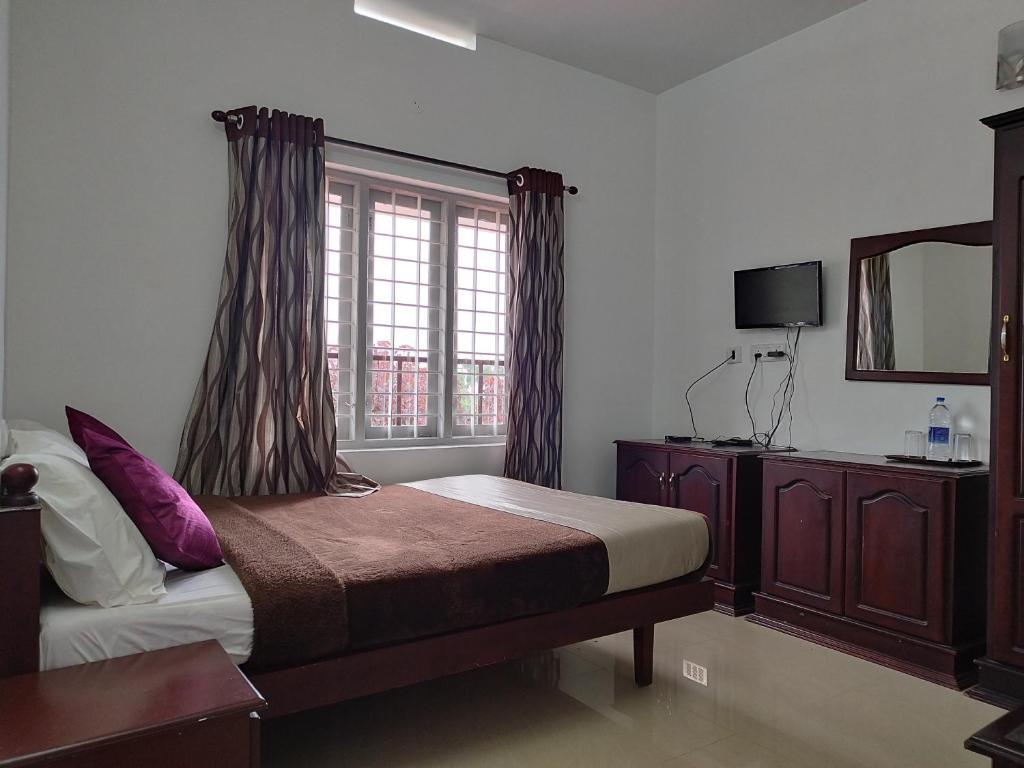 Валпарай: Firefly Resort