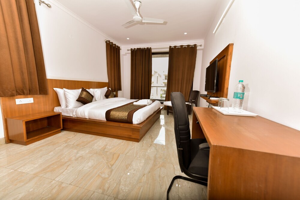 Большая Нойда: Hotel Noida International