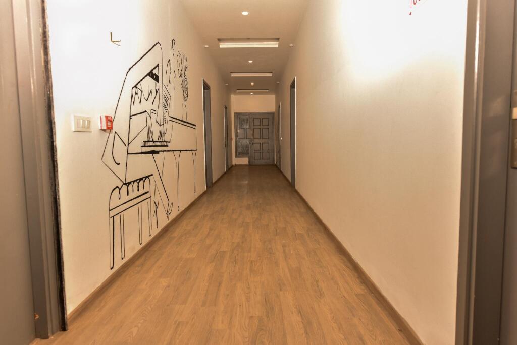 Нью-Дели: Hotel Red Saffron