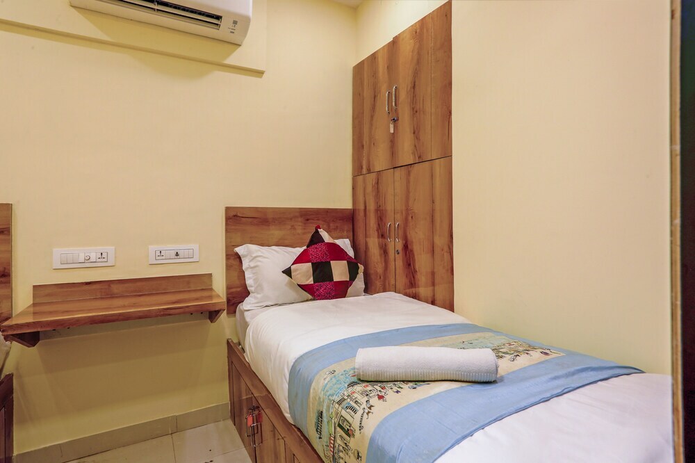 Мумбаи: Hotel BKC Corporate Inn