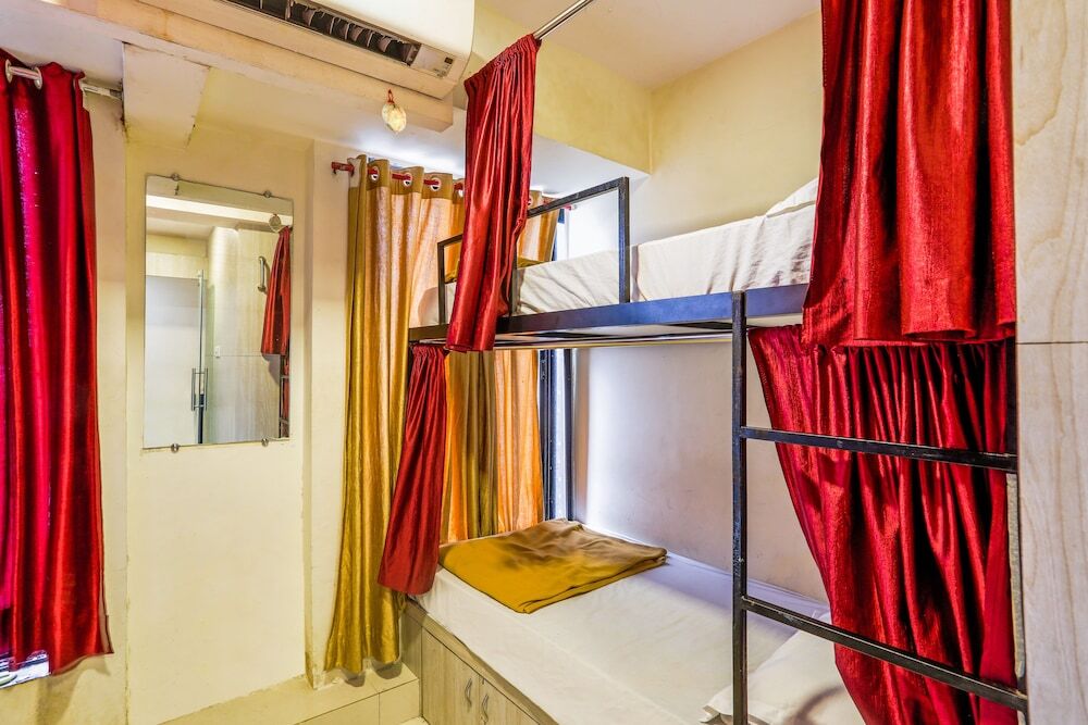 Мумбаи: Hotel BKC Corporate Inn