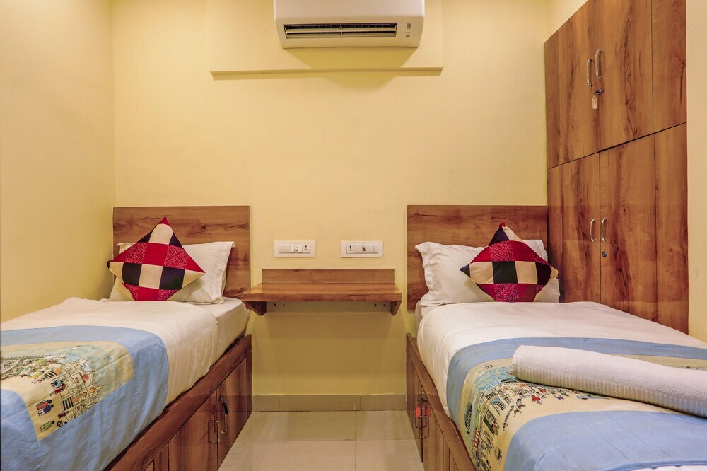Мумбаи: Hotel BKC Corporate Inn