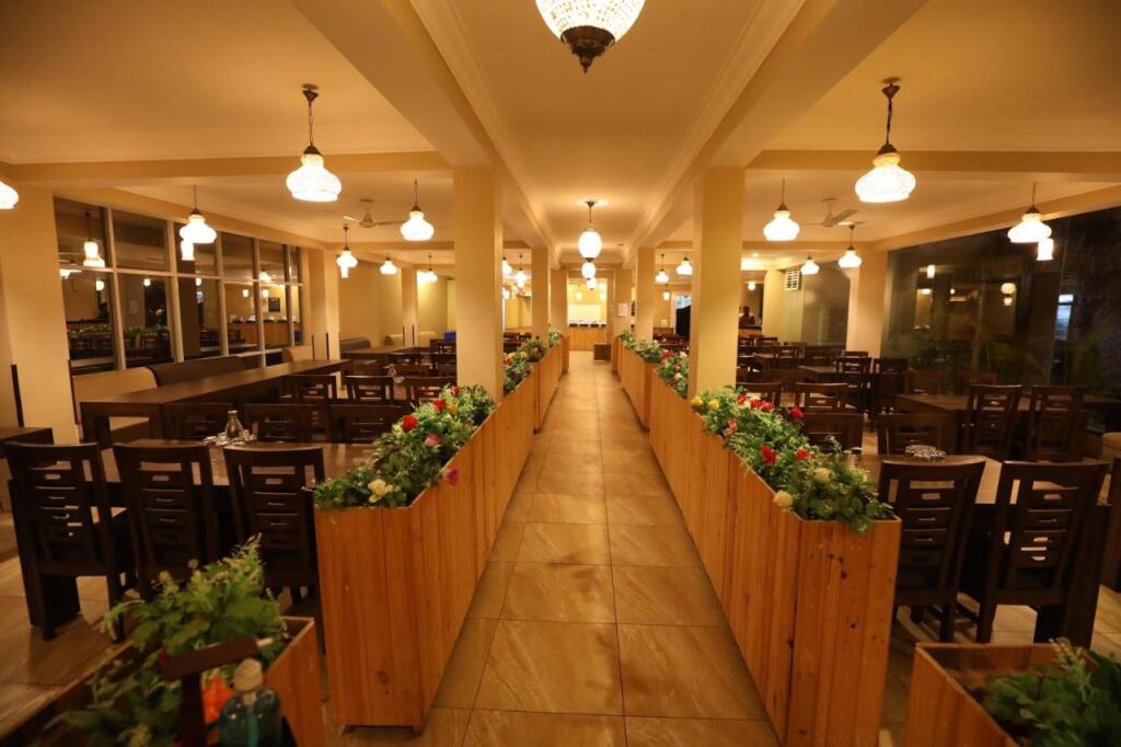Мохан Чатти: Avenue 18 Resort