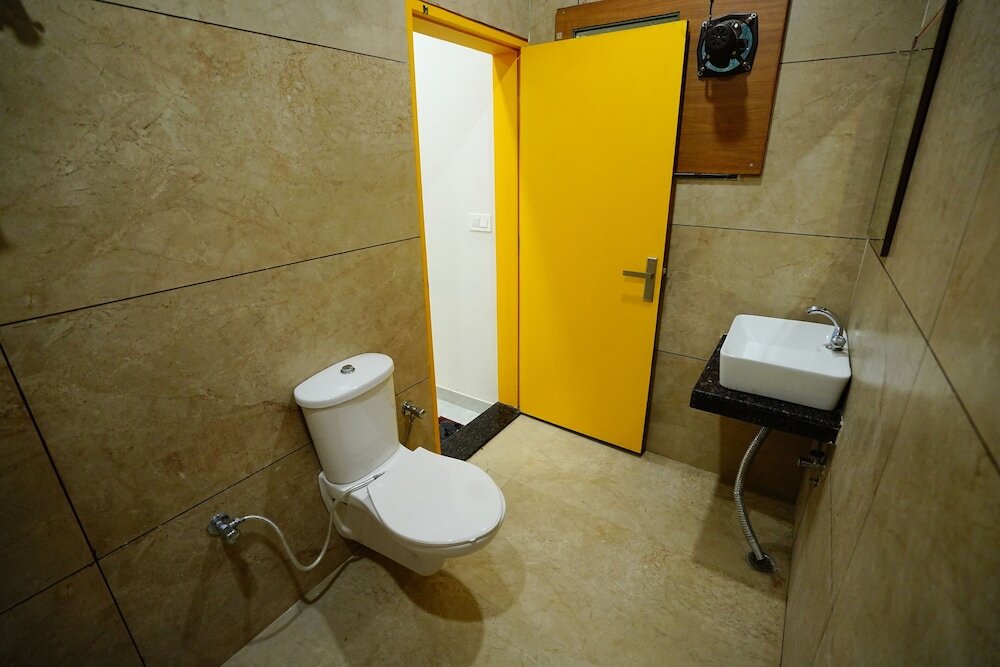 Алвар: Hotel Natraj