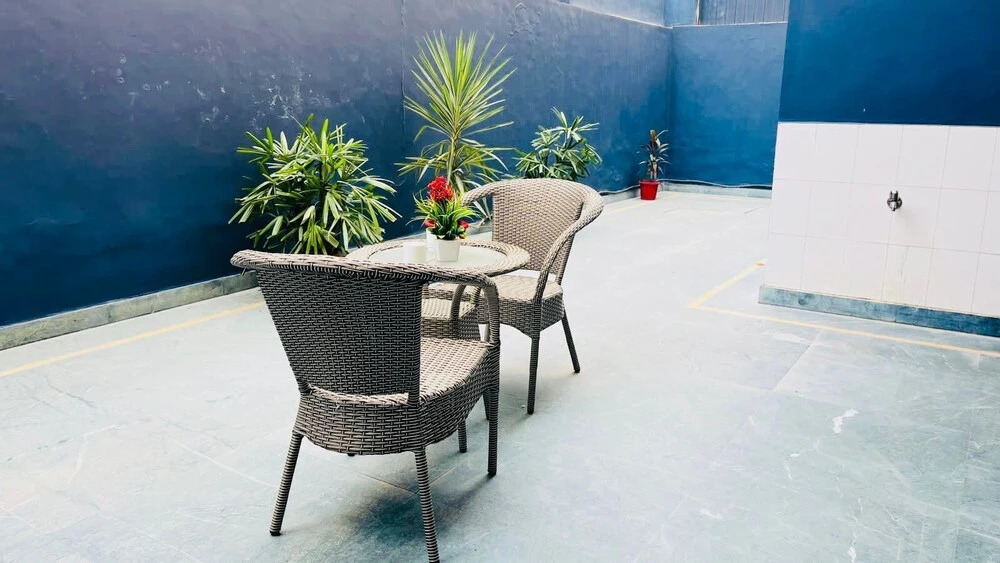Гуруграм: BluO Modern 1BHK - DLF Galleria Market