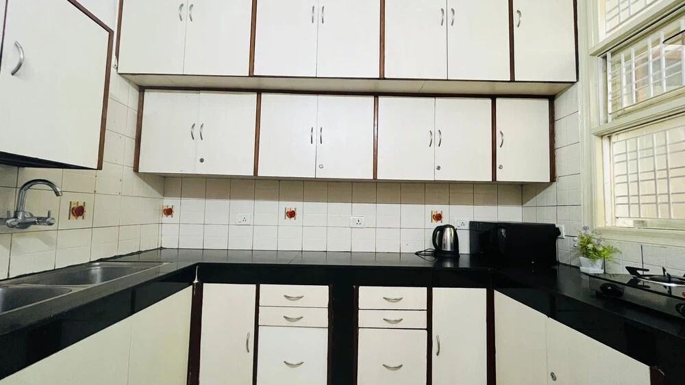 Гуруграм: BluO Modern 1BHK - DLF Galleria Market