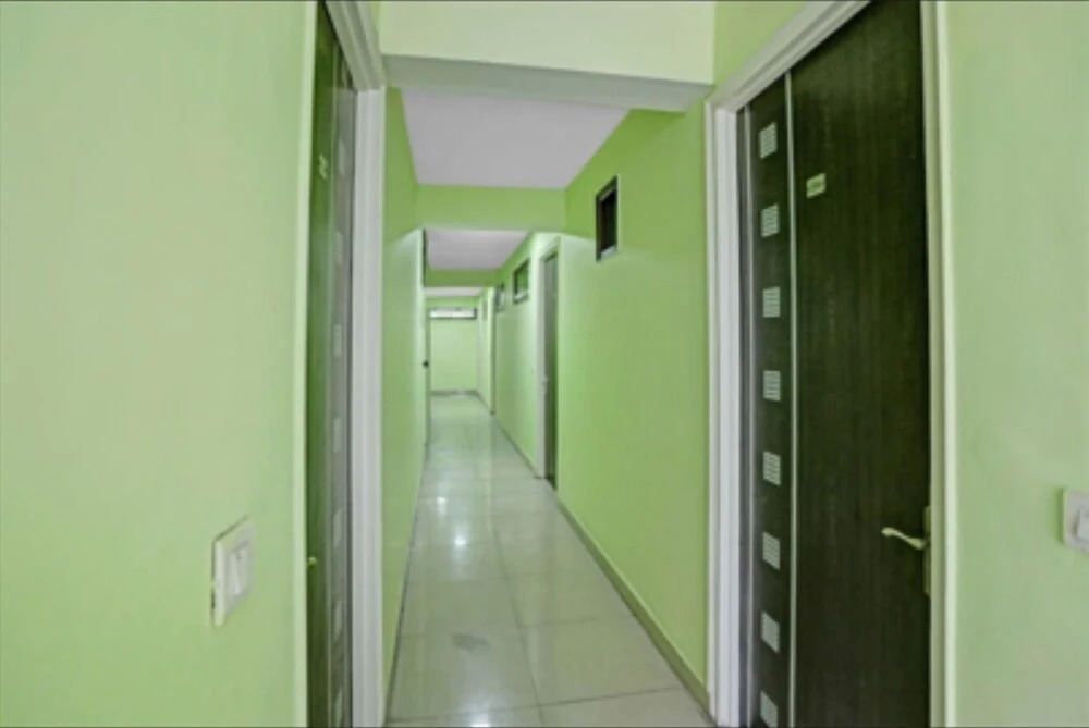 Нью-Дели: Ashok Maurya