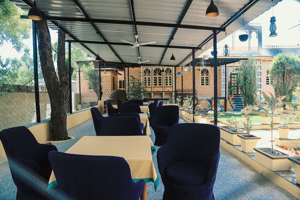 Садри: Ranakpur Hill Resort
