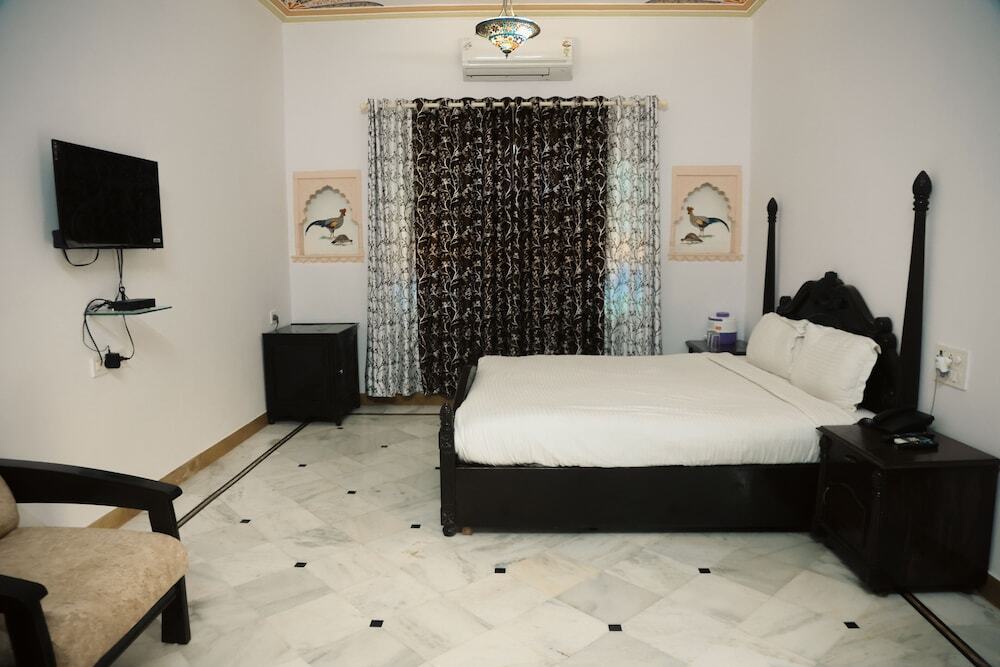 Садри: Ranakpur Hill Resort