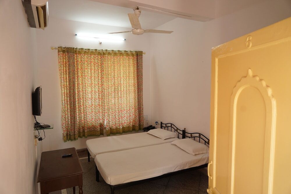 Садри: Ranakpur Hill Resort