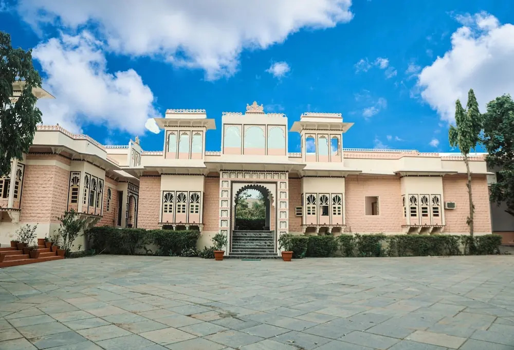 Садри: Ranakpur Hill Resort