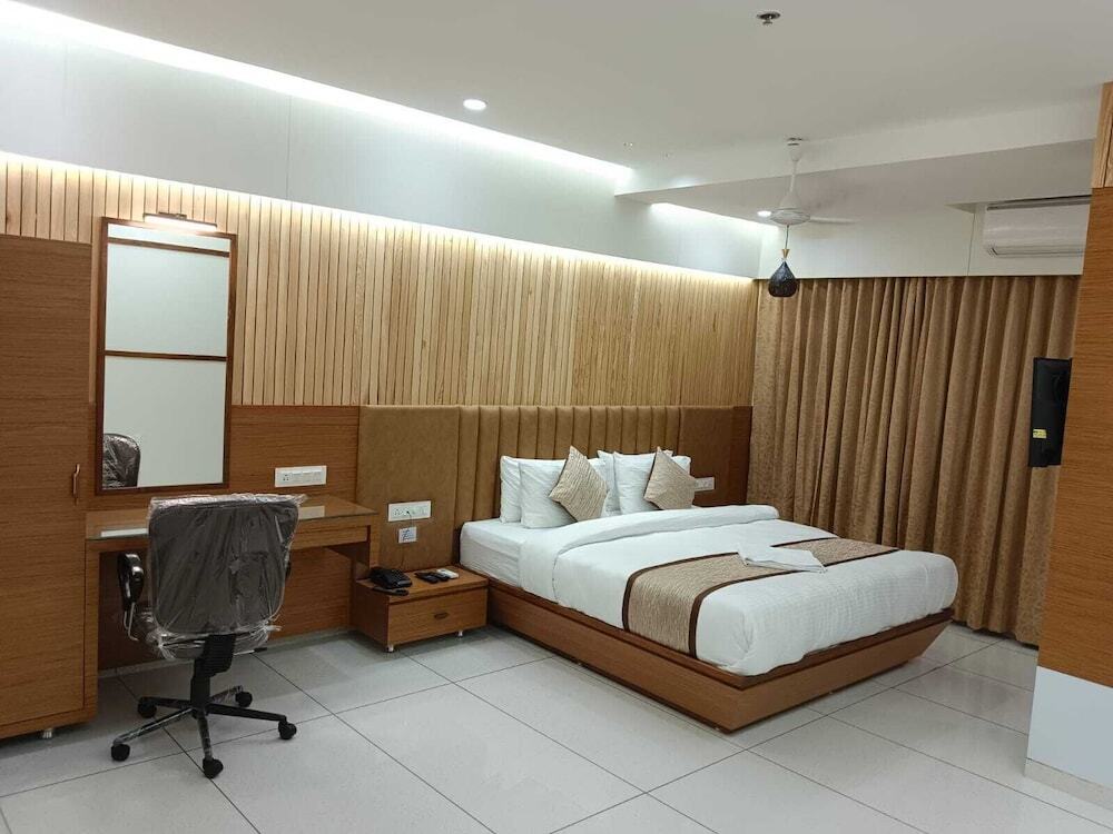 Сурат: Hotel Tulsi