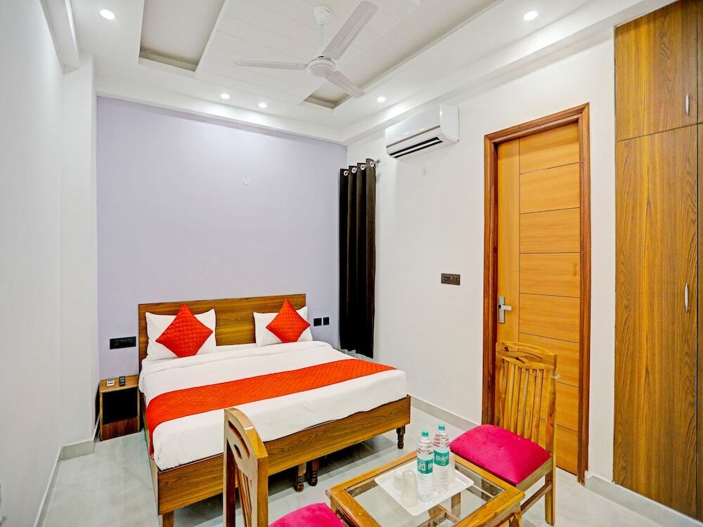 Нойда: Hotel Golden Admire By F9 Hotels