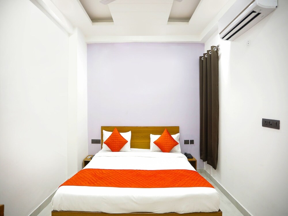 Нойда: Hotel Golden Admire By F9 Hotels