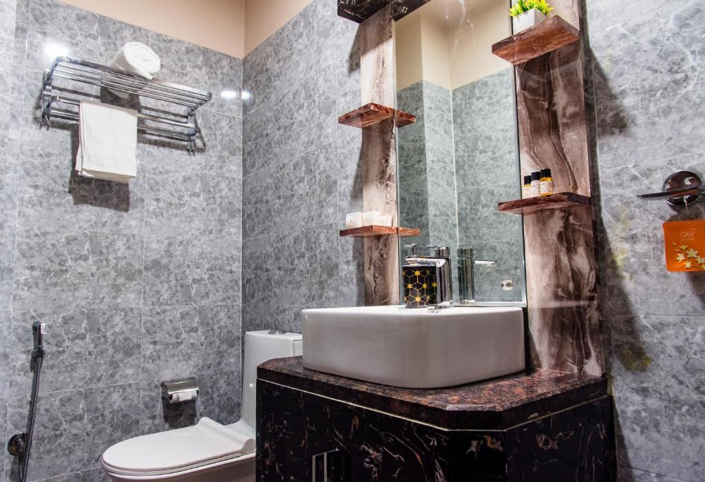 Дибругарх: Hotel Divine Paradise - Dibrugarh