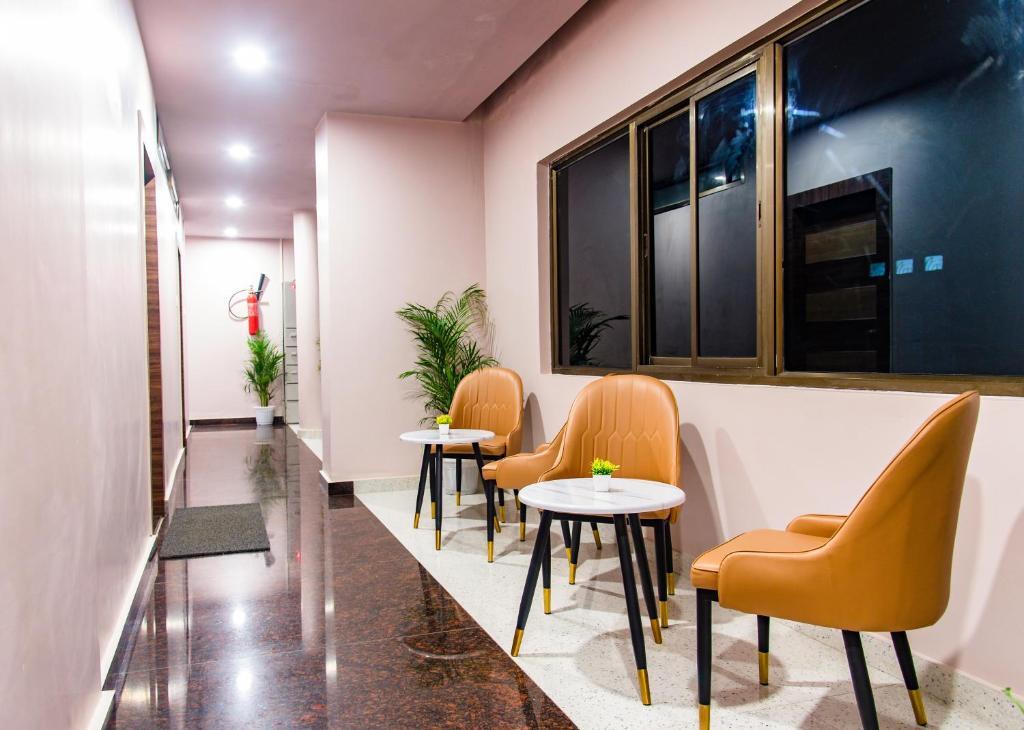 Дибругарх: Hotel Divine Paradise - Dibrugarh